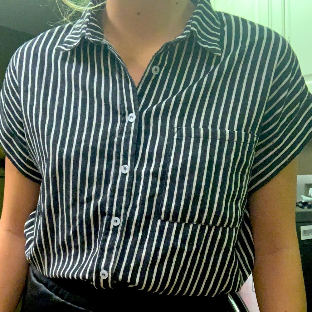 BOUTIQUE BRAND BLACK & WHITE COLLARD SHIRT